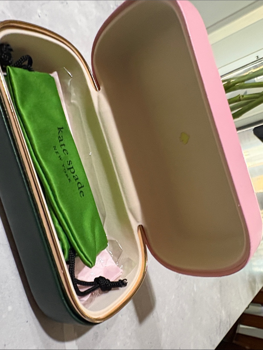 kate spade Black Cat Eye Sunglasses with Pink Case and Green Pouch - Picture 5 of 8